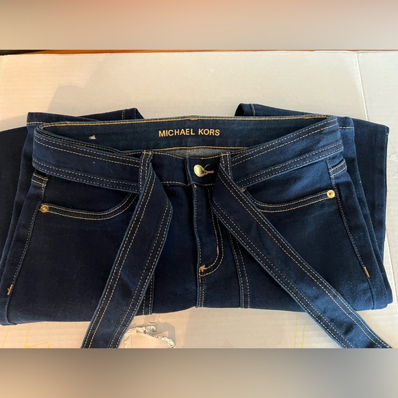 MK Michael Kors Dark Washed Selma Straight Leg zJesns with waist tie belt Size 2 - Picture 2 of 11